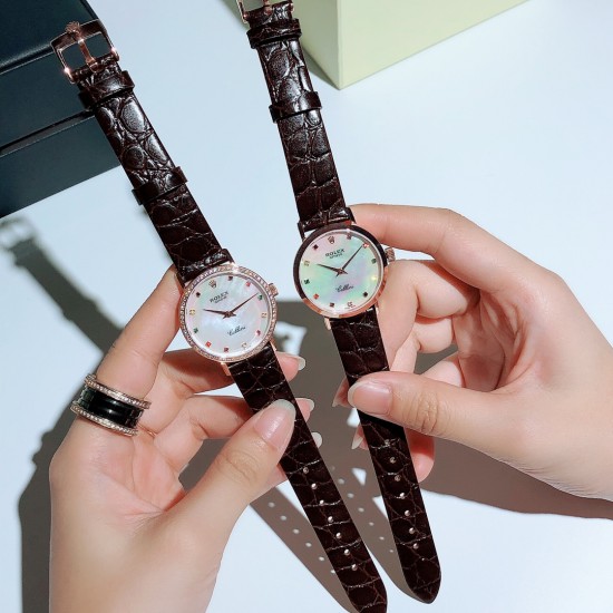 实拍 劳力士2020新品女性腕表 高级腕表ROLEX,一见倾心。劳力士切利尼女款奢华版惊艳上市,表面镶嵌12颗施洛华世奇彩钻,蕴意生命多姿多彩。表盘32尺寸,适配所有女神的手腕。手表搭载进口9015机芯,厚度仅为8毫米,足够薄,让您佩戴更舒适 实拍 劳力士2020新品女性腕表 高级腕表ROLEX,一见倾心。劳力士切利尼女款奢华版惊艳上市,表面镶嵌12颗施洛华世奇彩钻,蕴意生命多姿多彩。表盘32尺寸,适配所有女神的手腕。手表搭载进口9015机芯,厚度仅为8毫米,足够薄,让您佩戴更舒适