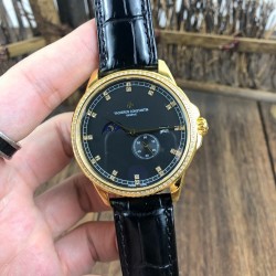 【 VACHERON CONSTANTIN 】江诗丹顿 贵族的艺术品！搭配进口机芯（0返修）台湾厂进口316精钢塑造！字面采用3D油压鱼鳞纹技术，立体感十足，搭配意大利进口小牛皮！耗时6个月打造壳身 堪称完美无缺，尺寸41mm。耐磨防刮蓝宝石双卜玻璃！超强防水50米！江诗丹顿历经风雨一直以来都是销量冠军，独特而奢华的设计风格广受好评，是成功魅力人士的首选，怒荐！