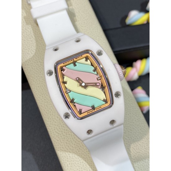 实拍 理查德米勒 RichardMille 糖果棉花糖 最新爆款 bon bon系列最稀有的作品!克服传统工艺打破模式!钟表最受尊敬的技术之一。不是所有人的嫁妆,棉花糖运动曲线和颜色,它们是诱人的。有了理查德米勒,实现了把棉花糖戴在你的手腕上!白色陶瓷加上黄粉绿搪瓷表盘,RM-07柔和的颜色创造了一个组合...甜蜜!糖果店的一次旅行,一个让人难以置信的艺术品。你会戴上它吗? 实拍 理查德米勒 RichardMille 糖果棉花糖 最新爆款 bon bon系列最稀有的作品!克服传统工艺打破模式!钟表最受尊敬的技术之一。不是所有人的嫁妆,棉花糖运动曲线和颜色,它们是诱人的。有了理查德米勒,实现了把棉花糖戴在你的手腕上!白色陶瓷加上黄粉绿搪瓷表盘,RM-07柔和的颜色创造了一个组合...甜蜜!糖果店的一次旅行,一个让人难以置信的艺术品。你会戴上它吗?