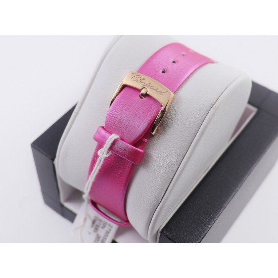 实拍 《YF》正品开模 新品推出 萧邦快乐钻278559-3003 采用手工丝绸带无法掩饰的奢华感 YF一直追求与原装一致 不胡乱修改任何原装没有的款式。 实拍 《YF》正品开模 新品推出 萧邦快乐钻278559-3003 采用手工丝绸带无法掩饰的奢华感 YF一直追求与原装一致 不胡乱修改任何原装没有的款式。