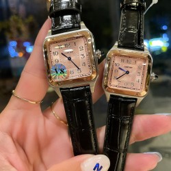 v8台湾厂 2021年最新款限量版 卡地亚山度士超薄杜蒙系列腕表，情侣款对表，中性表款 台湾厂做工质量杠杠！深度防水表壳：316L精钢3件套表壳玻璃：蓝宝石水晶镜面机芯：瑞士进口瑞士石英字面：经典罗马数字时标表带：意大利进口头层小牛皮表带表扣：精钢原装针扣 式表扣