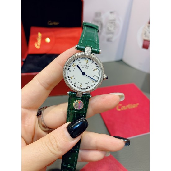 经典永不过时的Cartier卡地亚圆盘中古腕表YYDS❤️一只很复古情结的卡地亚mustbe它来了。30mm表盘大小刚刚好,优雅大方且不失气质的韵味,蓝宝石把头在阳光下依旧纯洁透亮闪耀✨设计大气且耐看,卡地亚罗马文字表盘复古时尚,设计大气且耐看,蓝宝石水晶镜面,表盘两头以简洁的T形金属衔接表带,采用意大利牛皮表带,压鳄鱼纹花色,双面皮透气好,中古美表不仅满满的vintage韵味,酷辣御姐或温柔甜姐都可驾驭的加分款 经典永不过时的Cartier卡地亚圆盘中古腕表YYDS❤️一只很复古情结的卡地亚mustbe它来了。30mm表盘大小刚刚好,优雅大方且不失气质的韵味,蓝宝石把头在阳光下依旧纯洁透亮闪耀✨设计大气且耐看,卡地亚罗马文字表盘复古时尚,设计大气且耐看,蓝宝石水晶镜面,表盘两头以简洁的T形金属衔接表带,采用意大利牛皮表带,压鳄鱼纹花色,双面皮透气好,中古美表不仅满满的vintage韵味,酷辣御姐或温柔甜姐都可驾驭的加分款