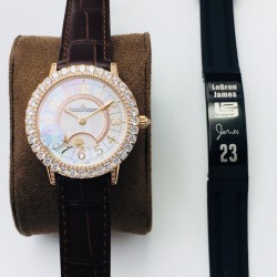 ZF添砖加瓦继续完善积家约会系列——现推新品Q3523570腕表——【优雅知性 浪漫约会】【三大可“会”之约】腕表尺寸36mmX9.8mm1.ZF精湛工艺，完美打造市场最强表壳。2.9015定制版925B/1型一体机芯，实现原装白昼黑夜变换功能。3.表圈一共镶有186颗顶级施华洛世奇美钻，重3.52克拉。镶工严谨，还原正品最美效果。【表带 扣】意大利小牛皮轻便透气，质感上佳，搭配积家经典折叠表扣。优雅知性 浪漫约会坐等各位表友送女友~！