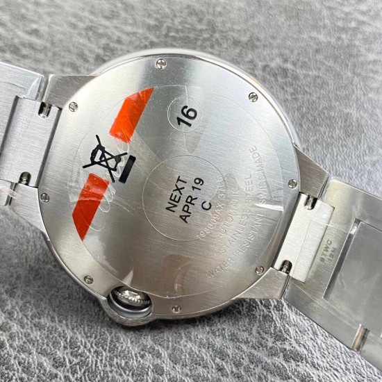 Cartier 卡地亚 蓝气球42mm系列,圆润典雅,尽显高贵气质!316L精钢表壳经cnc的极致打磨,光泽焕发,将原版独特的神韵完美体现。 Cartier 卡地亚 蓝气球42mm系列,圆润典雅,尽显高贵气质!316L精钢表壳经cnc的极致打磨,光泽焕发,将原版独特的神韵完美体现。