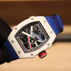 理查德米勒 Richard Mille  RM67-02跳高之王冠军款 1:1精准开模 采用100%的(NTPT碳纤维/陶瓷材料)制造 形成表壳上的特殊纹理 搭载原装西铁城全自动机械机芯 摆幅28800 无论壳身大小零散小件也是精心设计 技术成熟并独具动感的线条设计优点 搭配特色尼龙表带 尺寸48X42mm！！！