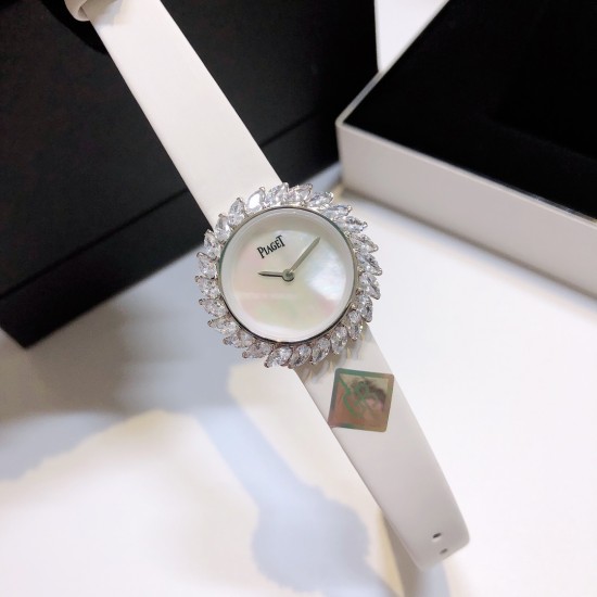 ❤️伯爵-PIAGET 全新高级珠宝系列,18K白金.玫瑰金,镶饰24颗马眼型切割美钻(约3.84克拉)是高级珠宝制作的一大挑战;钻石散发的耀眼光芒,皮带采用轻柔的缎面材质,与钻石造型形成优雅对比。原装尺寸31X7.8mm ❤️伯爵-PIAGET 全新高级珠宝系列,18K白金.玫瑰金,镶饰24颗马眼型切割美钻(约3.84克拉)是高级珠宝制作的一大挑战;钻石散发的耀眼光芒,皮带采用轻柔的缎面材质,与钻石造型形成优雅对比。原装尺寸31X7.8mm