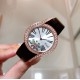 实拍 新推出黑色牛皮表带 伯爵 全新Piaget Lime light系列腕表,以其独特的造型,引领着时尚界的风潮,更是邀请到国际巨星巩俐倾情代言,必将成为伯爵品牌全新的识别69式印,瑞士石英32mm 白金电度 最好的T钻一比一品质。 实拍 新推出黑色牛皮表带 伯爵 全新Piaget Lime light系列腕表,以其独特的造型,引领着时尚界的风潮,更是邀请到国际巨星巩俐倾情代言,必将成为伯爵品牌全新的识别69式印,瑞士石英32mm 白金电度 最好的T钻一比一品质。