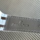 鳄鱼皮RF工厂 爱彼皇家橡树系列型号67601石英腕表,皇家橡树系列独有的八角形外观还拥有爱彼独特的设计风格也将女士优雅风格融入其中,深受女明星们的爱戴,表带澳洲湾鳄鱼皮,即使只有33毫米的小尺寸,也将爱彼独有的纯净美感与刚毅线条展现的淋漓尽致而镶满钻石的表圈也为佩戴的女士增添了更多的柔美。巴蒂镶嵌一枚半透明凸面蓝宝石,搭载瑞士进口石英机芯,拥有实用的日历显示功能 鳄鱼皮RF工厂 爱彼皇家橡树系列型号67601石英腕表,皇家橡树系列独有的八角形外观还拥有爱彼独特的设计风格也将女士优雅风格融入其中,深受女明星们的爱戴,表带澳洲湾鳄鱼皮,即使只有33毫米的小尺寸,也将爱彼独有的纯净美感与刚毅线条展现的淋漓尽致而镶满钻石的表圈也为佩戴的女士增添了更多的柔美。巴蒂镶嵌一枚半透明凸面蓝宝石,搭载瑞士进口石英机芯,拥有实用的日历显示功能