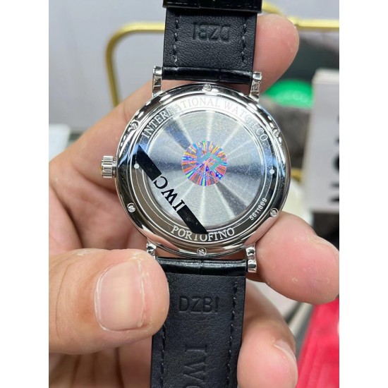 IWC 万国 波涛菲诺 系列!316L精钢表壳顶级打磨,表耳R弧度同步原装够大,线条更优美,表壳与底盖衔接完美,定制日历字体及粗细 绅士商务休闲首选! IWC 万国 波涛菲诺 系列!316L精钢表壳顶级打磨,表耳R弧度同步原装够大,线条更优美,表壳与底盖衔接完美,定制日历字体及粗细 绅士商务休闲首选!