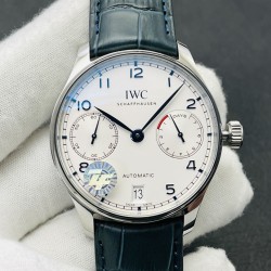 【ZF Factory2023墙裂推荐 销量神器】V5升级版 IWC万国葡7－葡萄牙系列七日链 ！1⃣️搭载定制版C.52010自动机械机芯！2⃣️独立小秒针，真动能指示！3⃣️蓝宝石玻璃镜面！4⃣️定制版意大利牛皮表带，原装扣子！5⃣️直径42毫米！ZF出品 必属精品 欢迎您的品鉴！