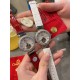 全新欧米茄Ladymatic系列陀飞轮升级版闪亮登场✨‼️采用天然珍珠贝母飞轮表盘、以简约大方的外形备受现代女性青睐。搭配全自动机械机芯,走时稳定,拱形蓝宝石镜面,316L精钢材质,完美演绎。多色进口意大利鳄鱼纹路真牛皮表带和316精钢表带可供选择!绝对是女装机械表里的天花板尺寸35mm12mm 全新欧米茄Ladymatic系列陀飞轮升级版闪亮登场✨‼️采用天然珍珠贝母飞轮表盘、以简约大方的外形备受现代女性青睐。搭配全自动机械机芯,走时稳定,拱形蓝宝石镜面,316L精钢材质,完美演绎。多色进口意大利鳄鱼纹路真牛皮表带和316精钢表带可供选择!绝对是女装机械表里的天花板尺寸35mm12mm