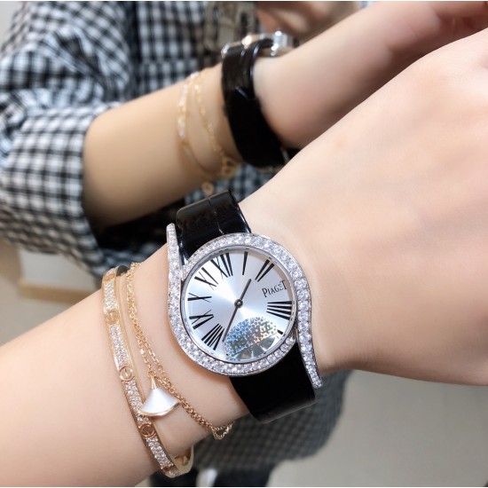 实拍 新推出黑色牛皮表带 伯爵 全新Piaget Lime light系列腕表,以其独特的造型,引领着时尚界的风潮,更是邀请到国际巨星巩俐倾情代言,必将成为伯爵品牌全新的识别69式印,瑞士石英32mm 白金电度 最好的T钻一比一品质。 实拍 新推出黑色牛皮表带 伯爵 全新Piaget Lime light系列腕表,以其独特的造型,引领着时尚界的风潮,更是邀请到国际巨星巩俐倾情代言,必将成为伯爵品牌全新的识别69式印,瑞士石英32mm 白金电度 最好的T钻一比一品质。