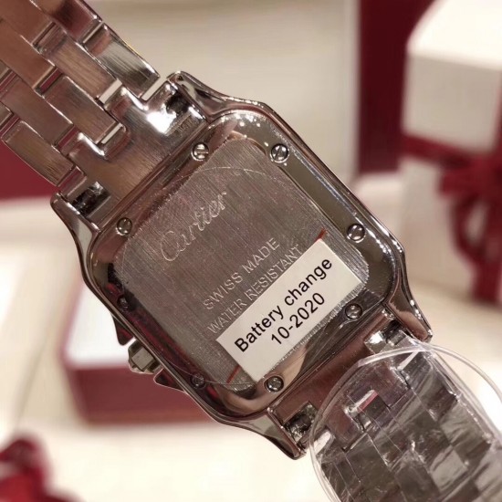 卡地亚 Cartier【独家实拍出关品质豹姿魅影满天星】2018全网新品独家首发PanthredeCartier 流畅的线条柔软服帖于腕间 举手投足中流露与生俱来的优雅风范 圆润利落 设计细腻的方形表壳 全手工镶嵌天然钻石 Panthre de Cartier卡地亚猎豹腕表精彩诠释美学精髓 华丽的一抹金 熠熠钻石点缀其间 尽展摩登女性独具一格的魅力! 卡地亚 Cartier【独家实拍出关品质豹姿魅影满天星】2018全网新品独家首发PanthredeCartier 流畅的线条柔软服帖于腕间 举手投足中流露与生俱来的优雅风范 圆润利落 设计细腻的方形表壳 全手工镶嵌天然钻石 Panthre de Cartier卡地亚猎豹腕表精彩诠释美学精髓 华丽的一抹金 熠熠钻石点缀其间 尽展摩登女性独具一格的魅力!