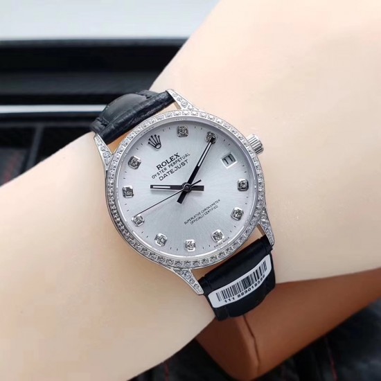 DA出品 2020款劳力士切利尼女款钻圈 31mm完美搭配,经典钻面刻度间隔2条线,细节简单突出钻石,高端大气.搭配零返修821A高端机芯,性能卓越,真牛皮表带夏天透气 给您舒适的佩戴感受 DA出品 2020款劳力士切利尼女款钻圈 31mm完美搭配,经典钻面刻度间隔2条线,细节简单突出钻石,高端大气.搭配零返修821A高端机芯,性能卓越,真牛皮表带夏天透气 给您舒适的佩戴感受