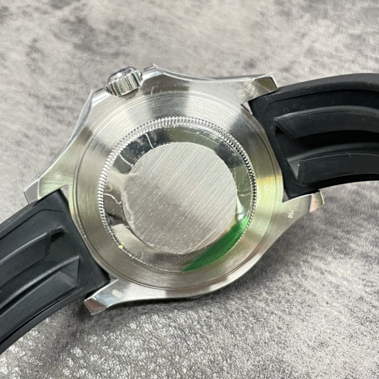 劳力士ROLEX游艇名仕型 3235机芯,双向旋转60分钟刻度外圈配哑黑色Cerachrom陶质圈口,凸显抛光立体数字!42mm直径 !新款时针增大,分针缩细,增强了可读性。新款Pyesterflex橡胶表带亦配备蚝式保险扣,人性化二级可剪设计,佩戴稳固从而更加舒适!字面刻度填充进口Chromalight长效果蓝色物料!tw出品!超级复刻!出货实拍 劳力士ROLEX游艇名仕型 3235机芯,双向旋转60分钟刻度外圈配哑黑色Cerachrom陶质圈口,凸显抛光立体数字!42mm直径 !新款时针增大,分针缩细,增强了可读性。新款Pyesterflex橡胶表带亦配备蚝式保险扣,人性化二级可剪设计,佩戴稳固从而更加舒适!字面刻度填充进口Chromalight长效果蓝色物料!tw出品!超级复刻!出货实拍