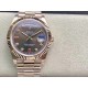 ROLEX 劳力士 星期日志型40mm终极版 搭载原版3255自动机械机芯228239系列腕表,40mm直径,研发耗时16个月!原版1比1开模。重点升级了以下几个要点:1.表壳直径与最新版3255型系列一致40毫米。2.表带头粒与原装一致,5件拼装,难度非常高,表带与表壳交错型无缝连结。3.把头皇冠处下方修改为与原版一致的两个圆点。4.表扣与原版一致里面加装了弹簧,字体大小工艺和原装一致。5.表壳侧面与原版一致增加二维码防伪。6.表壳与表带连接处的壳身刻有与原版一致的型号数字228239。 ROLEX 劳力士 星期日志型40mm终极版 搭载原版3255自动机械机芯228239系列腕表,40mm直径,研发耗时16个月!原版1比1开模。重点升级了以下几个要点:1.表壳直径与最新版3255型系列一致40毫米。2.表带头粒与原装一致,5件拼装,难度非常高,表带与表壳交错型无缝连结。3.把头皇冠处下方修改为与原版一致的两个圆点。4.表扣与原版一致里面加装了弹簧,字体大小工艺和原装一致。5.表壳侧面与原版一致增加二维码防伪。6.表壳与表带连接处的壳身刻有与原版一致的型号数字228239。