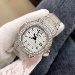 百达翡丽鹦鹉螺系列，女款外径33mm，瑞士原装进口石英585-3机芯，采用原装进口316不锈钢材质，永不磨损蓝宝石镜面，手工镶嵌施华洛世奇水钻，30米深度防水，