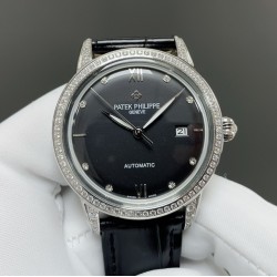百达翡丽-PATEK PHILIPPE-火热新款式，新款锅盖，耗时长达8个月！超薄男士自动机械腕表，采用进口原装9015机芯，每小时振频28800次，零返修质量，直径40mm原装尺寸，超薄工艺8mm，锅盖玻璃材质！超强防水50米！专柜同款，一比一复刻！带上他锋芒尽显，气派不凡！耀眼光辉，永恒尊贵。⚠️请认准专业独家品质！欢迎转载