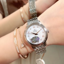 实拍 UVS正品开模！欧米茄碟飞系列424.10.33.20.55.002 装海欧2892机芯，与原装2500机芯是一致的，包括了把中位的高低，调历与跳历的方向，2500的调历是往下转动日历由右向左跳动的。表壳的4条修边线，需粗磨走cnc再细磨，不是老师傅是没法磨出如此线条，和镜面般的效果的。底盖的时间之神.克洛诺斯.浮雕，是最考功夫的，底盖经过11次改模，只为追求那一份完美，耗时13个月，终于做到了原版一致的图案，精致栩栩如生。尺寸32.7mm。