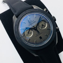 【OE Factory】2020最新力作 欧米茄omega超霸系列 “月之暗面”荣耀回归！OE自主研发自制9300机芯！升级细节：【1】表壳厚度与原版一致【2】表壳耳朵狐位厚度更细腻优美【3】圈口厚度字体更清晰明显立体【4】表盘眼睛【5】底部玻璃为蓝宝石玻璃，加料不加价【6】904L表扣按钮为全精钢！