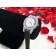 萧邦新款 LHEURE DU DIAMANT MEDIUM OVAL 此款LHeure du Diamant 椭圆形切割雕纹镶钻表盘 环以点缀钻石的表圈 优雅气韵 时尚风格和萧邦精湛的手工艺尽显无遗 光华耀目 MM™ 白玫同价 萧邦新款 LHEURE DU DIAMANT MEDIUM OVAL 此款LHeure du Diamant 椭圆形切割雕纹镶钻表盘 环以点缀钻石的表圈 优雅气韵 时尚风格和萧邦精湛的手工艺尽显无遗 光华耀目 MM™ 白玫同价