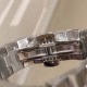 实拍【Vacheron Constantin江诗丹顿】纵横四海系列OVERSEAS女款小号型钢带款——一款极具魅力和旅行精神的女性腕表【表壳】直径36mm适合大部分女性佩戴,84颗圆形切割施华洛水更是钻璀璨夺目 【表盘】简约的大三针设计 旭日纹缎面拉丝的工艺处理 深邃优雅 时标均带白色夜光涂层 【机芯】CITIZEN8系列改Cal.5300机芯(机芯稳定零返修 ) 原装18k纳米镀金质摆陀! 实拍【Vacheron Constantin江诗丹顿】纵横四海系列OVERSEAS女款小号型钢带款——一款极具魅力和旅行精神的女性腕表【表壳】直径36mm适合大部分女性佩戴,84颗圆形切割施华洛水更是钻璀璨夺目 【表盘】简约的大三针设计 旭日纹缎面拉丝的工艺处理 深邃优雅 时标均带白色夜光涂层 【机芯】CITIZEN8系列改Cal.5300机芯(机芯稳定零返修 ) 原装18k纳米镀金质摆陀!