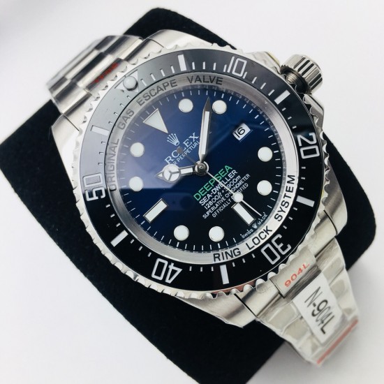DR Factory力作 V2升级版 劳力士D-Blue,直径44毫米大鬼王SEA-DWELLER,延续前一代版本的原厂RINGLOCK 系统和排氦功能,达到和正品一致的潜水效果,减轻 RINGLOCK 系统钛合金内底盖的配重达到和正品一致的重量,DR Factory MAX版 — —真正让深海变成舞台的劳力#SEA-DWELLER副本。搭配ETA2836自动机械机芯,深度防水。DR Factory匠心之作 值得你拥有! DR Factory力作 V2升级版 劳力士D-Blue,直径44毫米大鬼王SEA-DWELLER,延续前一代版本的原厂RINGLOCK 系统和排氦功能,达到和正品一致的潜水效果,减轻 RINGLOCK 系统钛合金内底盖的配重达到和正品一致的重量,DR Factory MAX版 — —真正让深海变成舞台的劳力#SEA-DWELLER副本。搭配ETA2836自动机械机芯,深度防水。DR Factory匠心之作 值得你拥有!