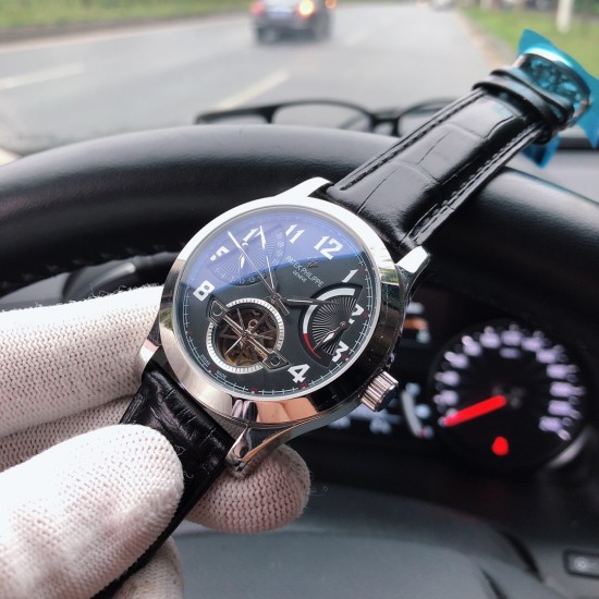 百达翡丽 -PATEK PHILIPPE T26 最新推出独特限量板：享誉全球！巧妙陀飞仑单独停秒设计，豪气十足 标显天工之作！大3针＋多功能全自动设计.绝仑手工鱼鱗批花机芯设计！精密的机械技术和独特设计的高级宛表.A全自动机械机芯  耐用年以上 100%生活防水！三杰自家拍摄！认准质量[色]A级折蝶扣！A级机芯！直径：46mm.厚度12mm  三杰精致推荐男士精品机械腕表 精致传承真实效果 SJ品质的保证