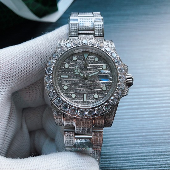 劳力士 ROLEX R40 116610 Submariner白金满钻系列劳力士满钻系列 116610 Submariner 耗时10个月改装满钻石男士款 搭载2813全自动自动机械 精钢镶钻表壳 实心厚重钢带精选进口光彩闪耀钻 超强夜光 尺寸40x13mm 重量155g 精心制作 三杰精致推荐男士机械腕表 SJ为你精心制作超真实实物图拍摄 劳力士 ROLEX R40 116610 Submariner白金满钻系列劳力士满钻系列 116610 Submariner 耗时10个月改装满钻石男士款 搭载2813全自动自动机械 精钢镶钻表壳 实心厚重钢带精选进口光彩闪耀钻 超强夜光 尺寸40x13mm 重量155g 精心制作 三杰精致推荐男士机械腕表 SJ为你精心制作超真实实物图拍摄