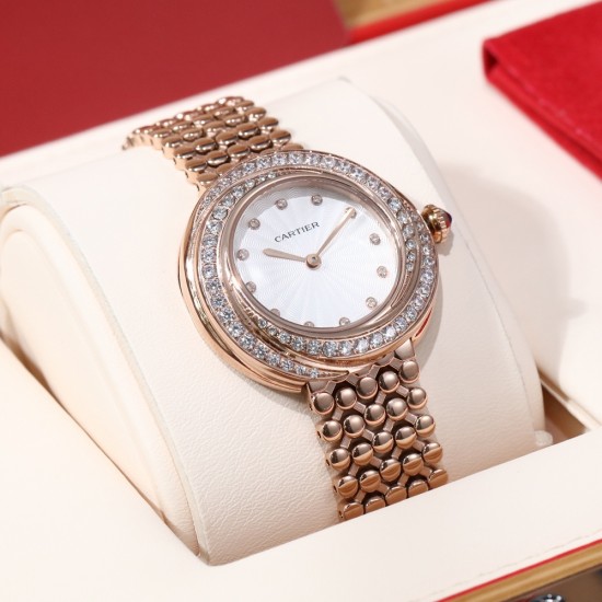 卡家时光流转系列经典中古表 真香警告⚠️Cartier小旋风 最热门的Vintage✔️小旋风的外壳,三圈圆圈绻缱交缠,演绎人生真挚情感。精致闪耀,华丽璀璨,,美到炸裂直径32mm,原装瑞士机芯,蓝宝石防刮镜面,有镀白金款和镀黄金,镀玫瑰金材质(白金为真白金材质,玫瑰金和黄金均为唛金电镀),美不胜收‼️女神必备中古腕表,韵味十足,上手超级奈斯 卡家时光流转系列经典中古表 真香警告⚠️Cartier小旋风 最热门的Vintage✔️小旋风的外壳,三圈圆圈绻缱交缠,演绎人生真挚情感。精致闪耀,华丽璀璨,,美到炸裂直径32mm,原装瑞士机芯,蓝宝石防刮镜面,有镀白金款和镀黄金,镀玫瑰金材质(白金为真白金材质,玫瑰金和黄金均为唛金电镀),美不胜收‼️女神必备中古腕表,韵味十足,上手超级奈斯