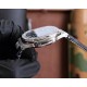 百达翡丽 运动优雅鹦鹉螺!表径40MM,极具奢华的镶施华洛世奇水钻,鹦鹉螺经典的圆润饱满的八角形外形搭配方形水钻更显高贵格调,成就了鹦鹉螺优雅而不失阳刚的经典运动款式。方钻表盘与表壳相呼应,浑然一体,经典的大三针悬于水钻之上,指针转动仿似流水不息、波涛汹涌,把动静之美皆呈现在精巧表盘之上。机芯百达翡丽324机芯,拥有极佳的稳定性,更将手表厚度控制到极致,佩戴更加舒适。 百达翡丽 运动优雅鹦鹉螺!表径40MM,极具奢华的镶施华洛世奇水钻,鹦鹉螺经典的圆润饱满的八角形外形搭配方形水钻更显高贵格调,成就了鹦鹉螺优雅而不失阳刚的经典运动款式。方钻表盘与表壳相呼应,浑然一体,经典的大三针悬于水钻之上,指针转动仿似流水不息、波涛汹涌,把动静之美皆呈现在精巧表盘之上。机芯百达翡丽324机芯,拥有极佳的稳定性,更将手表厚度控制到极致,佩戴更加舒适。