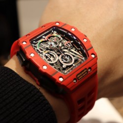 理查德米勒 Richard Mille⌚️碳纤维壳43*50毫米 一如既往防水胶带配原装折叠扣 极具个性与夸张的表壳表盘设计只为遇见个性独特的你 一如既往的酷 !
