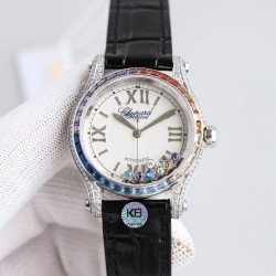 萧邦新款chopard Happy Sport系列之彩钻腕表，以精钢搭配钻石，凝固刹那时刻，绽放隽永气质！精彩细节：1⃣️搭载与众不同的珍珠贝母字面，纹理和放射出来的光晕实属完美。2⃣️表盘搭配7颗快乐彩钻，采用施华洛世奇水晶，颗颗饱满闪烁！每一个颗的底座都是精雕细琢，以求实现正品钻珠那一致的旋转运动的效果！3⃣️壳套316L精钢表壳两侧均镶嵌顶级施华洛世奇水晶，颗颗火彩熠熠，色泽白净透亮4⃣️搭配海鸥2892机芯机械！AN Factory精品之作 时间总让人惊喜不断 您绝对值得拥有！欢迎您的品鉴！