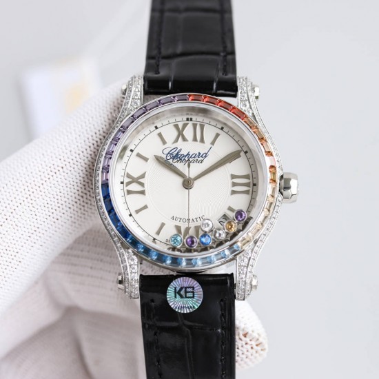 萧邦新款chopard Happy Sport系列之彩钻腕表,以精钢搭配钻石,凝固刹那时刻,绽放隽永气质!精彩细节:1⃣️搭载与众不同的珍珠贝母字面,纹理和放射出来的光晕实属完美。2⃣️表盘搭配7颗快乐彩钻,采用施华洛世奇水晶,颗颗饱满闪烁!每一个颗的底座都是精雕细琢,以求实现正品钻珠那一致的旋转运动的效果!3⃣️壳套316L精钢表壳两侧均镶嵌顶级施华洛世奇水晶,颗颗火彩熠熠,色泽白净透亮4⃣️搭配海鸥2892机芯机械!AN Factory精品之作 时间总让人惊喜不断 您绝对值得拥有!欢迎您的品鉴! 萧邦新款chopard Happy Sport系列之彩钻腕表,以精钢搭配钻石,凝固刹那时刻,绽放隽永气质!精彩细节:1⃣️搭载与众不同的珍珠贝母字面,纹理和放射出来的光晕实属完美。2⃣️表盘搭配7颗快乐彩钻,采用施华洛世奇水晶,颗颗饱满闪烁!每一个颗的底座都是精雕细琢,以求实现正品钻珠那一致的旋转运动的效果!3⃣️壳套316L精钢表壳两侧均镶嵌顶级施华洛世奇水晶,颗颗火彩熠熠,色泽白净透亮4⃣️搭配海鸥2892机芯机械!AN Factory精品之作 时间总让人惊喜不断 您绝对值得拥有!欢迎您的品鉴!