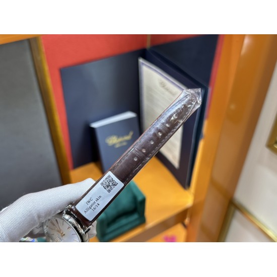 IWC波涛菲诺系列,型号IW458112,37mm表径,美洲鳄鱼皮表带,紫气东来,时尚富贵!9015进口自动上链机芯,42小时动力储备,防眩目蓝宝石玻璃 IWC波涛菲诺系列,型号IW458112,37mm表径,美洲鳄鱼皮表带,紫气东来,时尚富贵!9015进口自动上链机芯,42小时动力储备,防眩目蓝宝石玻璃