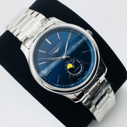 【LG Factory】新力作 浪琴Longines新款「Master Moonphase」月相日历腕表，采用ETA2824-2机芯，功能完美同步，防水深度30米，表耳线条温润流畅。表盘为大三针布局，最特别之处是表圈分钟刻度圈为立体倾斜的设计，提供出色的表盘层次感。6点的月相盘与日历功能融为一体。表盘共有3种款式：银白色麦粒纹搭配衬线体阿拉伯数字时标，黑色麦粒纹搭配罗马数字时标，蓝色日晖纹搭配棍状时标 ，直径40毫米，厚度10毫米，意大利进口小牛皮 原装蝴蝶扣 ⚠️请认准独家品质！LG品质 值得信赖！