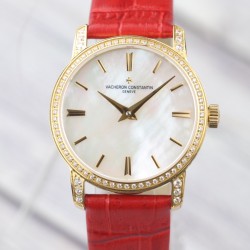 实拍 TK新品江诗丹顿传袭超薄系列-Vacheron Constantin 专为女神打造的，奢华时尚，采用进口316钢表壳，搭配原装进口9015机芯（0返修），天然蓝宝石玻璃镜面，直径33mm，超薄工艺7.8mm，超强防水30米，竹节纹进口小牛皮表带，