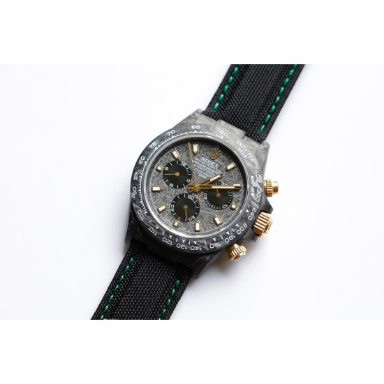 劳力士Rolex Daytona全碳纤维宇宙计时迪通拿横空出世 这款获得瑞士天文台认证的首款全碳纤迪通拿搭载全自动计时7750机械机芯 均调校测试 表盘配蜗形小秒针盘 蓝宝石抗刮损水晶镜面 碳纤维字面 完美复刻 原装同步魔术贴帆布带/橡树胶带 原装扣 更加柔软舒适 方便佩戴 爱不释手的劳力士迪通拿 品不完的一劳永逸!!! 劳力士Rolex Daytona全碳纤维宇宙计时迪通拿横空出世 这款获得瑞士天文台认证的首款全碳纤迪通拿搭载全自动计时7750机械机芯 均调校测试 表盘配蜗形小秒针盘 蓝宝石抗刮损水晶镜面 碳纤维字面 完美复刻 原装同步魔术贴帆布带/橡树胶带 原装扣 更加柔软舒适 方便佩戴 爱不释手的劳力士迪通拿 品不完的一劳永逸!!!