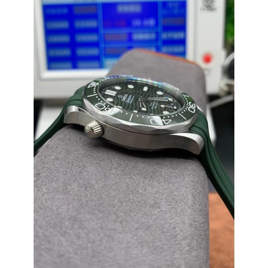 OMEGA 欧米茄 绿海马～
