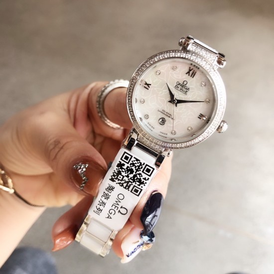 OMEGA-欧米茄 最新碟飞系列女士腕表,将华丽与经典融合,创造出惊艳巨作,表盘清新淡雅,色彩的格调将华丽装点腕间,悦享浪漫之感,316精钢表壳,进口石英机芯,高端间陶瓷表带,尺寸:32mm,魅力彰显,惊艳四座 OMEGA-欧米茄 最新碟飞系列女士腕表,将华丽与经典融合,创造出惊艳巨作,表盘清新淡雅,色彩的格调将华丽装点腕间,悦享浪漫之感,316精钢表壳,进口石英机芯,高端间陶瓷表带,尺寸:32mm,魅力彰显,惊艳四座