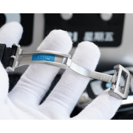 新款!技术引领时尚 万国典范 大飞新品 IWC 概念表特别版 【表壳】腕表数据46mm.与原装一致,采用高科技强化316精钢【字面】采用飞机引擎形状.菱角切工形状工序、上下不同版层配合十分艰难,在精湛技艺和强大的耐心,使之显现凸出的立体感。【表镜】蓝宝石水晶玻璃表镜,双面蓝色高透镀膜。工艺吻合原装,通透度直逼正品。新款必属精品 敬请各路表友品鉴 ⚠️请认准独家品质 新款!技术引领时尚 万国典范 大飞新品 IWC 概念表特别版 【表壳】腕表数据46mm.与原装一致,采用高科技强化316精钢【字面】采用飞机引擎形状.菱角切工形状工序、上下不同版层配合十分艰难,在精湛技艺和强大的耐心,使之显现凸出的立体感。【表镜】蓝宝石水晶玻璃表镜,双面蓝色高透镀膜。工艺吻合原装,通透度直逼正品。新款必属精品 敬请各路表友品鉴 ⚠️请认准独家品质