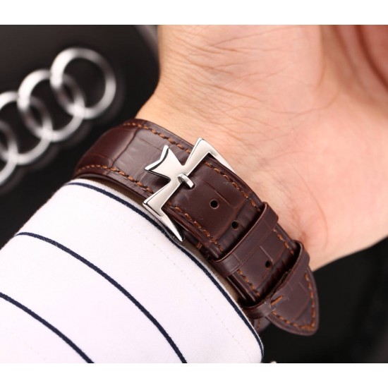 实物拍摄品牌：江诗丹顿 -Vacheron Constantin 酒桶型类型：[酷]男士腕表表壳：316精钢（做工优质）表带：进口小牛皮/316精钢（两种可选）机芯：原装进口8215全自动机械机芯（走时稳定）玻璃：高级强化镀膜镜面尺寸：直径41.5*43mm，厚度13mm