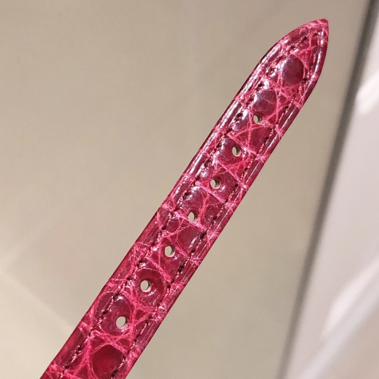 实拍 萧邦新品TWO O TEN系列小方壳珠宝系列集现代高素质制表工艺技术,精致由内而外,彰显每一处细节精细做工、极致臻美,朝气蓬勃迎着新一年自由奋斗精神小方壳身*28mm*26mm精钢表壳白金镶钻,金钻,玫瑰金钻挑选天然珍珠贝壳母数字面拱桥蓝宝石镜玻sapphire 日本Miyota 精选石英小机芯搭配美洲鳄鱼皮表带 实拍 萧邦新品TWO O TEN系列小方壳珠宝系列集现代高素质制表工艺技术,精致由内而外,彰显每一处细节精细做工、极致臻美,朝气蓬勃迎着新一年自由奋斗精神小方壳身*28mm*26mm精钢表壳白金镶钻,金钻,玫瑰金钻挑选天然珍珠贝壳母数字面拱桥蓝宝石镜玻sapphire 日本Miyota 精选石英小机芯搭配美洲鳄鱼皮表带