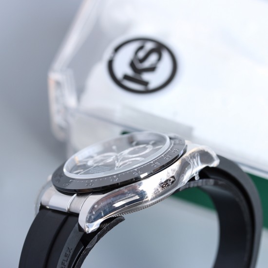 顶级做工KS出品:劳力士 恒动宇宙计时型迪通拿 【尺寸】40MM【表镜】抗刮损蓝水晶玻璃 防反光凸透式放大日历窗【表壳】上链表冠,旋入式三扣锁三重防水系统【机芯】采用7750机芯,高效精准稳定【表带】腕表搭配折叠式表扣,且表扣具有微调装置,可以调到非常的贴合手腕 折叠扣 超强夜光 防水大于100米 顶级做工KS出品:劳力士 恒动宇宙计时型迪通拿 【尺寸】40MM【表镜】抗刮损蓝水晶玻璃 防反光凸透式放大日历窗【表壳】上链表冠,旋入式三扣锁三重防水系统【机芯】采用7750机芯,高效精准稳定【表带】腕表搭配折叠式表扣,且表扣具有微调装置,可以调到非常的贴合手腕 折叠扣 超强夜光 防水大于100米