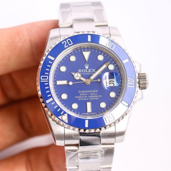 顶级做工KS出品:劳力士 蓝色水鬼 不断提高复刻效果,ROLEX劳力士 SUB水鬼 !精钢不断改进的钻研精神,特别是五大神器的业界认可,目前销量一直成上升趋势!【尺寸】直径40mm【表镜】抗刮损蓝水晶玻璃,防反光凸透式放大日历窗【表壳】上链表冠,旋入式三扣锁三重防水系统【机芯】稳定复刻2836、36改3135自动机械机芯、【表带】蚝式三节表链【表扣】40x13mm,2836自动机械机芯,蓝宝石镜面,超强夜光,折叠扣,防水大于100米 顶级做工KS出品:劳力士 蓝色水鬼 不断提高复刻效果,ROLEX劳力士 SUB水鬼 !精钢不断改进的钻研精神,特别是五大神器的业界认可,目前销量一直成上升趋势!【尺寸】直径40mm【表镜】抗刮损蓝水晶玻璃,防反光凸透式放大日历窗【表壳】上链表冠,旋入式三扣锁三重防水系统【机芯】稳定复刻2836、36改3135自动机械机芯、【表带】蚝式三节表链【表扣】40x13mm,2836自动机械机芯,蓝宝石镜面,超强夜光,折叠扣,防水大于100米