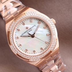 实拍【Vacheron Constantin江诗丹顿】纵横四海系列OVERSEAS女款小号型钢带款——一款极具魅力和旅行精神的女性腕表【表壳】直径36mm适合大部分女性佩戴，84颗圆形切割施华洛水更是钻璀璨夺目 【表盘】简约的大三针设计  旭日纹缎面拉丝的工艺处理 深邃优雅 时标均带白色夜光涂层 【机芯】CITIZEN8系列改Cal.5300机芯（机芯稳定零返修 ） 原装18k纳米镀金质摆陀