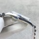 ROLEX 劳力士 蚝式恒动日志型41mm系列腕表,直径41mm,经典的蚝式表壳搭配三角坑纹外圈,把头采用旋入式设计,抗刮损蓝水晶玻璃,防反光凸透式放大(2.5倍)日历窗,隐蔽式摺叠皇冠带扣,矜持有度秀而不媚 恒久优雅! ROLEX 劳力士 蚝式恒动日志型41mm系列腕表,直径41mm,经典的蚝式表壳搭配三角坑纹外圈,把头采用旋入式设计,抗刮损蓝水晶玻璃,防反光凸透式放大(2.5倍)日历窗,隐蔽式摺叠皇冠带扣,矜持有度秀而不媚 恒久优雅!
