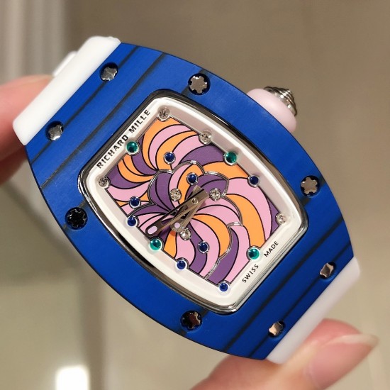 实拍 最新理查珐琅棉花糖理查德米勒 RichardMille 珐琅棉花糖 最新爆款 bon bon系列最稀有的作品!克服传统工艺打破模式!钟表最受尊敬的技术之一。不是所有人的嫁妆,棉花糖运动曲线和颜色,它们是诱人的。有了理查德米勒,实现了把棉花糖戴在你的手腕上!白色陶瓷加上黄粉绿搪瓷表盘,RM-07柔和的颜色创造了一个组合...甜蜜!糖果店的一次旅行,一个让人难以置信的艺术品。你会戴上它吗? 实拍 最新理查珐琅棉花糖理查德米勒 RichardMille 珐琅棉花糖 最新爆款 bon bon系列最稀有的作品!克服传统工艺打破模式!钟表最受尊敬的技术之一。不是所有人的嫁妆,棉花糖运动曲线和颜色,它们是诱人的。有了理查德米勒,实现了把棉花糖戴在你的手腕上!白色陶瓷加上黄粉绿搪瓷表盘,RM-07柔和的颜色创造了一个组合...甜蜜!糖果店的一次旅行,一个让人难以置信的艺术品。你会戴上它吗?