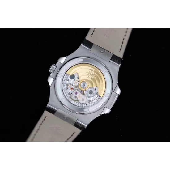 【“薄”大精深 从“芯”出发】全新升级V2版本 PATEK 。PHILPPE——鹦鹉螺5711/1A系列强势回归。1：1全新开模修正三件套壳 厚度仅9mm，修正了以往偏厚的现象，使之佩戴更贴合手腕。搭载全新定制版9015改原装CaI.324 S C洗花机芯。突破了无加夹板的情况下摆轮位置同步正品！定制级的人体工程学表带 修正了表带的铰链部分...[更多]