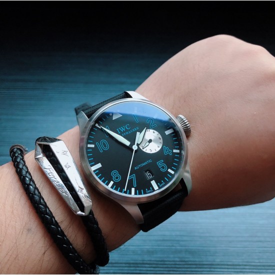 大飞新品 万国 IWC H5 概念表特别版 【表壳】腕表数据46mm.与原装一致,采用高科技强化316精钢【字面】采用飞机引擎形状.菱角切工形状工序、上下不同版层配合十分艰难,在精湛技艺和强大的耐心,使之显现凸出的立体感。【表镜】蓝宝石水晶玻璃表镜,双面蓝色高透镀膜。工艺吻合原装,通透度直逼正品。新款必属精品 敬请各路表友品鉴 三杰精致推荐男士精品机械腕表 精致传承真实效果 大飞新品 万国 IWC H5 概念表特别版 【表壳】腕表数据46mm.与原装一致,采用高科技强化316精钢【字面】采用飞机引擎形状.菱角切工形状工序、上下不同版层配合十分艰难,在精湛技艺和强大的耐心,使之显现凸出的立体感。【表镜】蓝宝石水晶玻璃表镜,双面蓝色高透镀膜。工艺吻合原装,通透度直逼正品。新款必属精品 敬请各路表友品鉴 三杰精致推荐男士精品机械腕表 精致传承真实效果